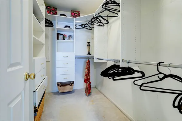 $344,900 | 10 Bay Park, Penfield, NY 14580