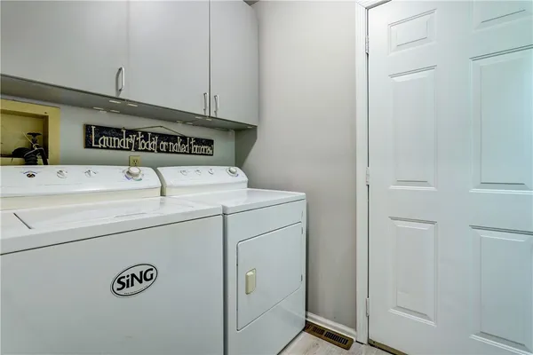 $344,900 | 10 Bay Park, Penfield, NY 14580