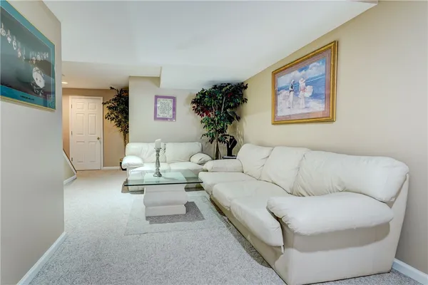 $344,900 | 10 Bay Park, Penfield, NY 14580