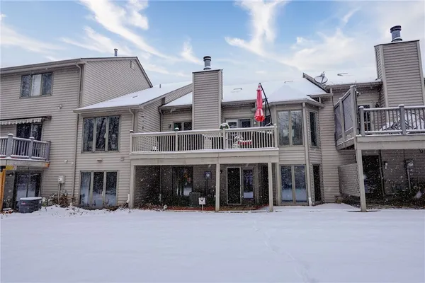 $344,900 | 10 Bay Park, Penfield, NY 14580