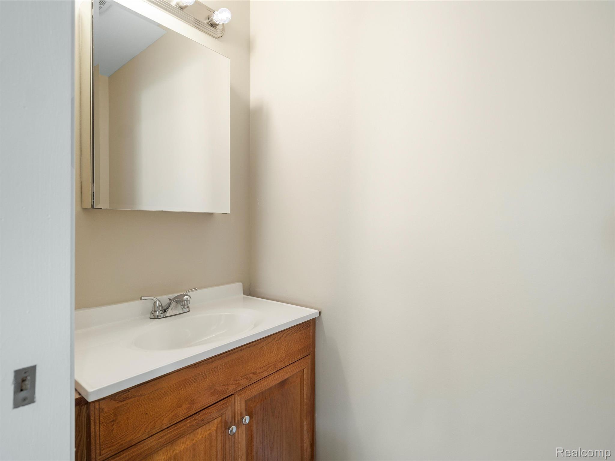 31553 Marblehead Road Farmington, MI 48336 - Photo 14 of 32 Gallery Image 14