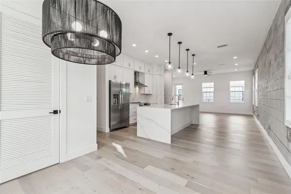 a view of a building with entryway and windows