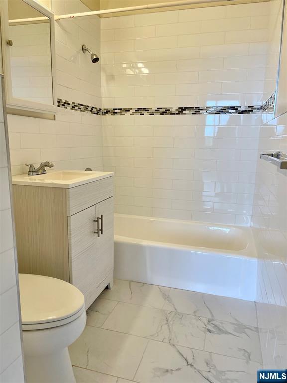 464 Gorge Road, Unit 2F Cliffside Park, NJ 07010 - Photo 5 of 8