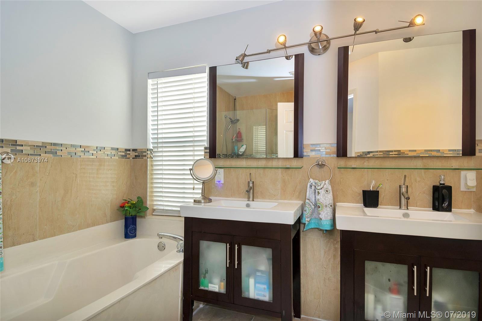 866 Briar Ridge Road Weston, FL 33327 - Photo 10 of 26