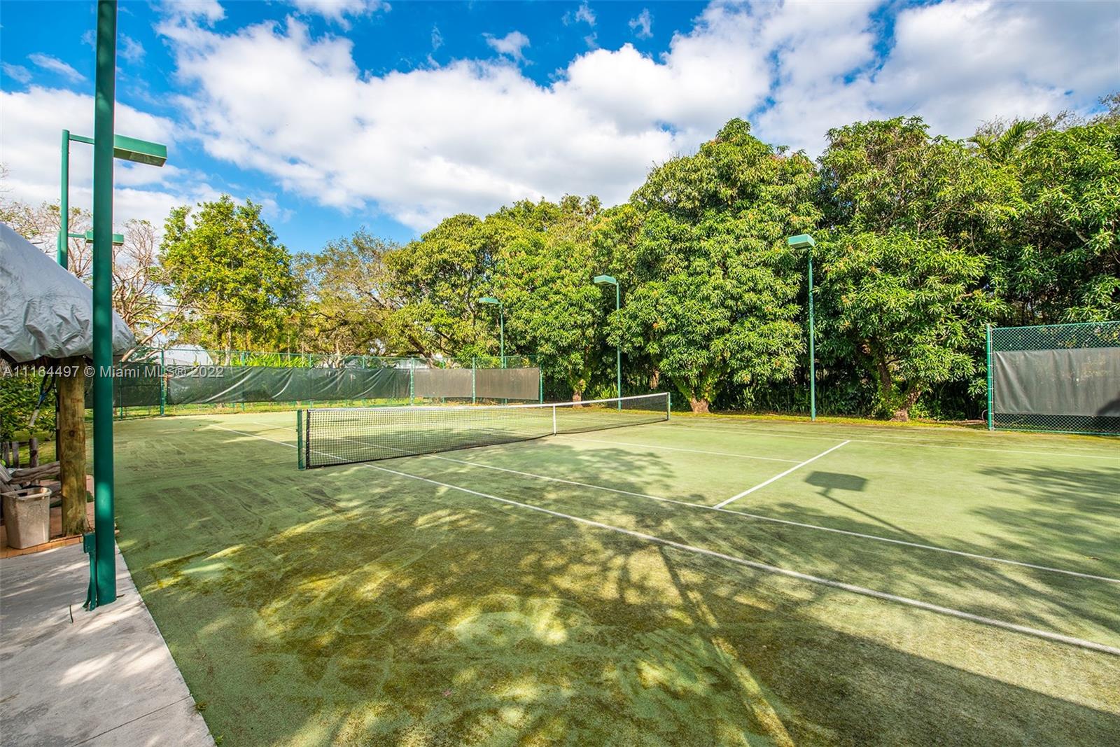 7335 Southwest 104th Street Pinecrest, FL 33156 - Photo 14 of 16 a view of a basket ball ground