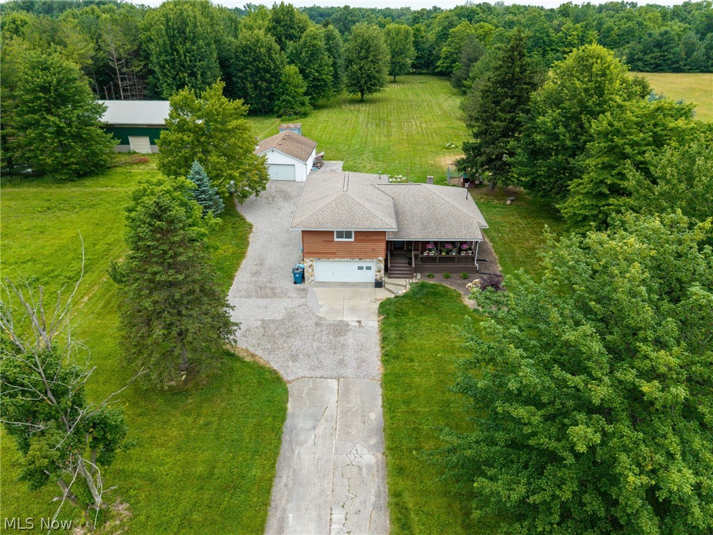 51890 Betts Road Wellington, OH 44090 - Photo 2 of 29