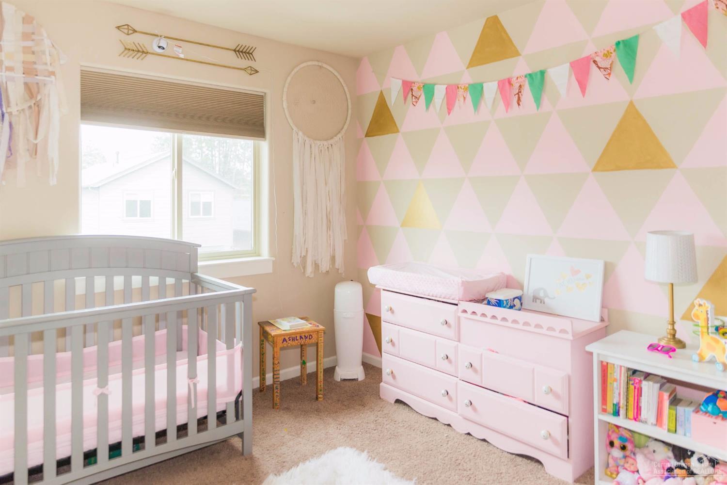 20240 Badger Road Bend, OR 97702 - Photo 16 of 25 Additional Photo