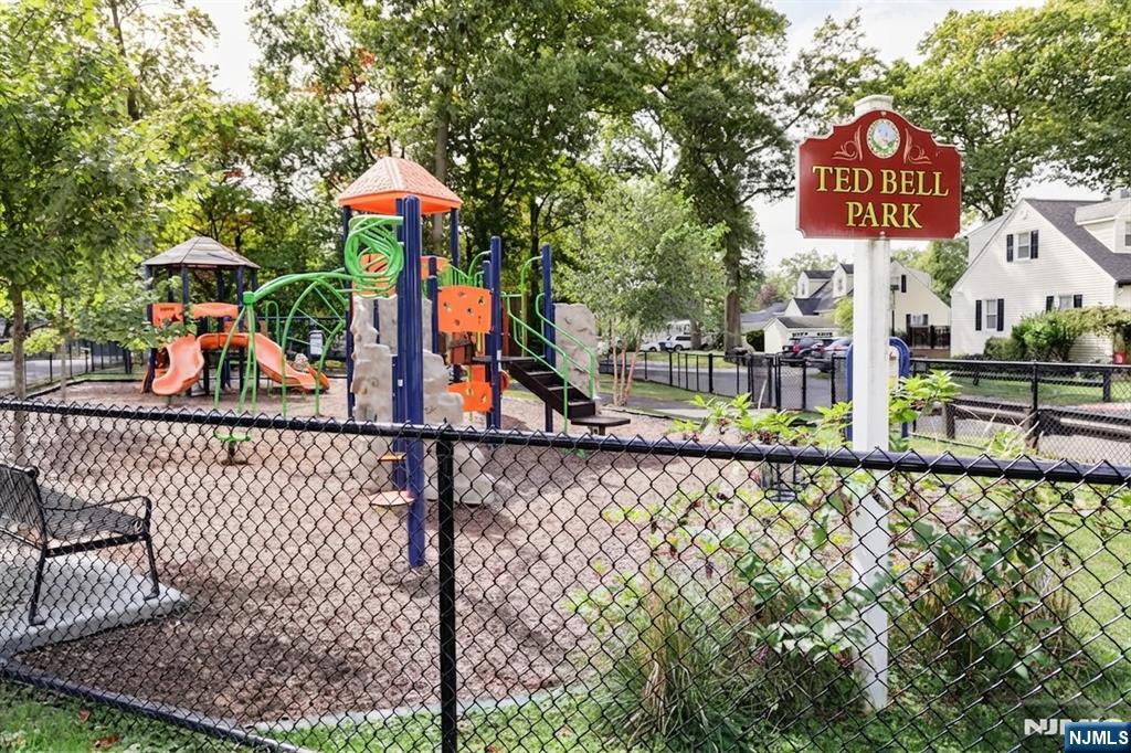 72 Ridgewald Avenue Waldwick, NJ 07463 - Photo 25 of 30 Gallery Image 25