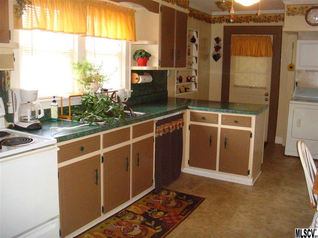 512 7th Street Southwest Conover, NC 28613 - Photo 3 of 12 Gallery Image 3