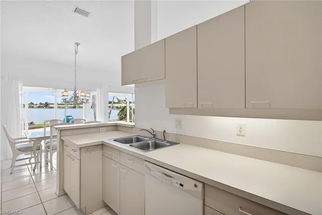 $650,000 | 7071 Mill Pond Circle, Naples, FL 34109