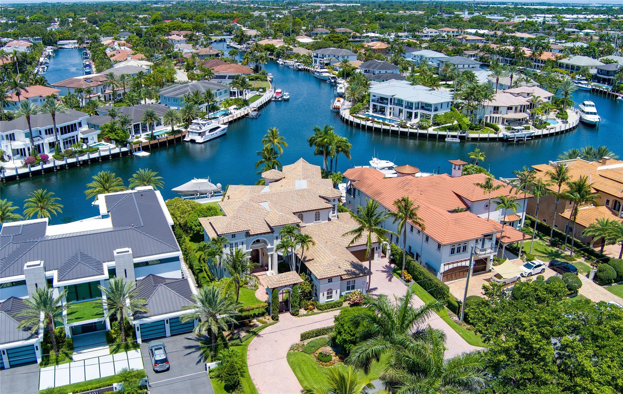 3111 Northeast 27th Avenue Lighthouse Point, FL 33064 - Photo 2 of 56 Photo 2