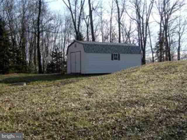 2085 Mapledale Road Elizabethtown, PA 17022 - Photo 18 of 19 Gallery Image 18