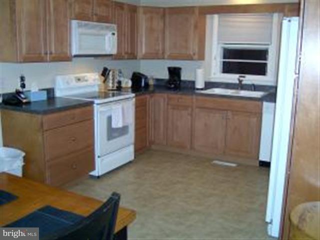2085 Mapledale Road Elizabethtown, PA 17022 - Photo 3 of 19 Gallery Image 3