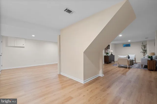 a view of a livingroom with furniture and a livingroom