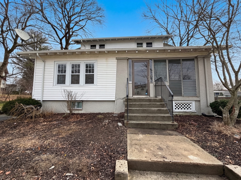 10 Perrot Street Worcester, MA 01602 - Photo 1 of 17