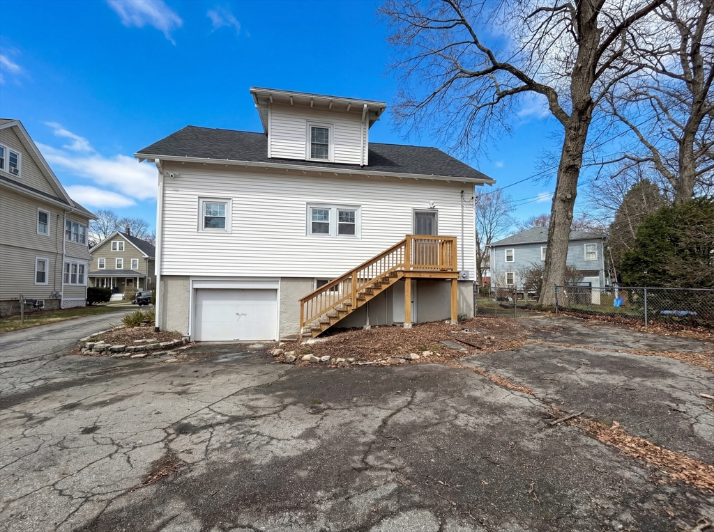 10 Perrot Street Worcester, MA 01602 - Photo 5 of 17