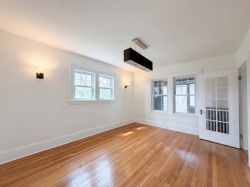 10 Perrot Street Worcester, MA 01602 - Photo 6 of 17