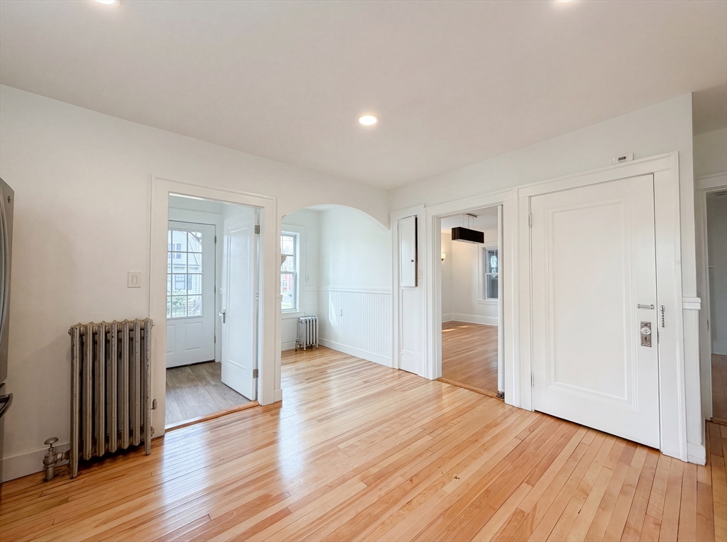 10 Perrot Street Worcester, MA 01602 - Photo 9 of 17