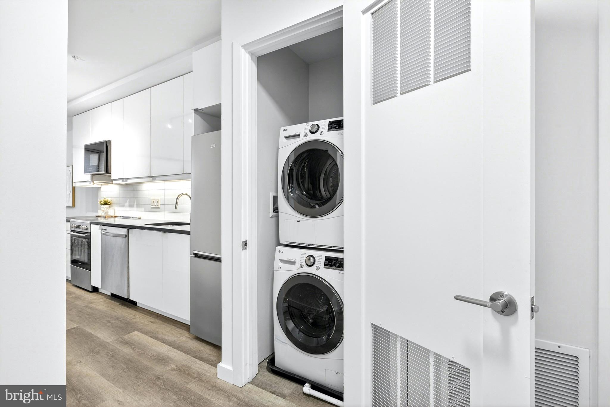 700 Roeder Road, Unit 104 Silver Spring, MD 20910 - Photo 9 of 15 Full Size Washer & Dryer