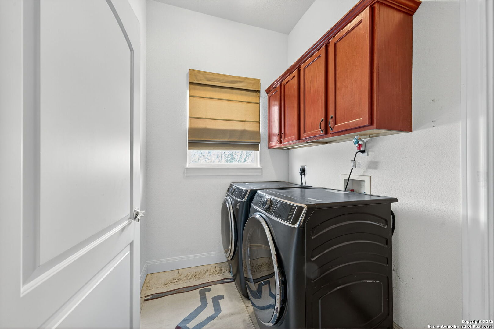 29019 Tivoli Way Fair Oaks Ranch, TX 78015 - Photo 29 of 33 a utility room with dryer and washer