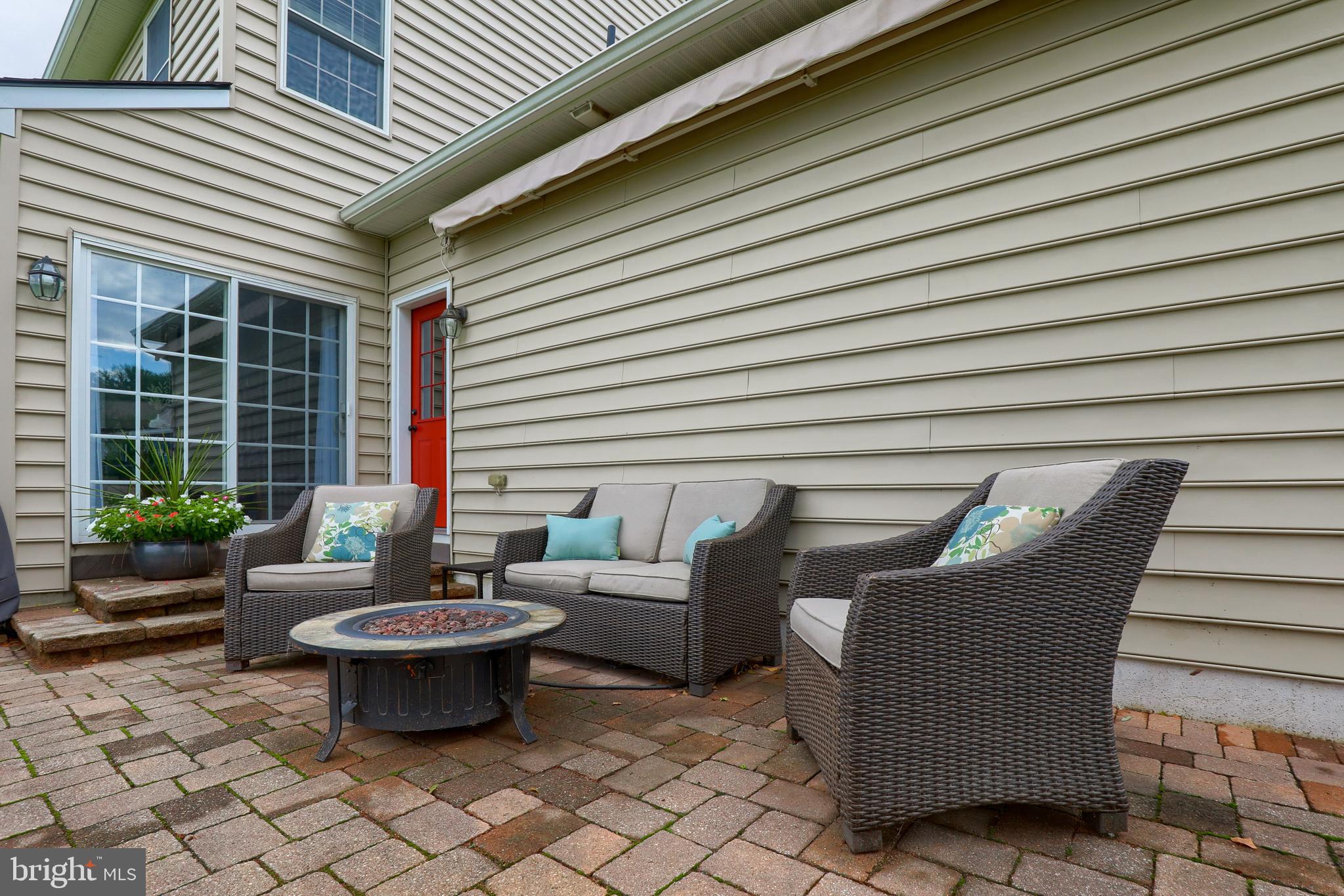 409 Wagonwheel Road Lititz, PA 17543 - Photo 38 of 40 a outdoor space with a couch