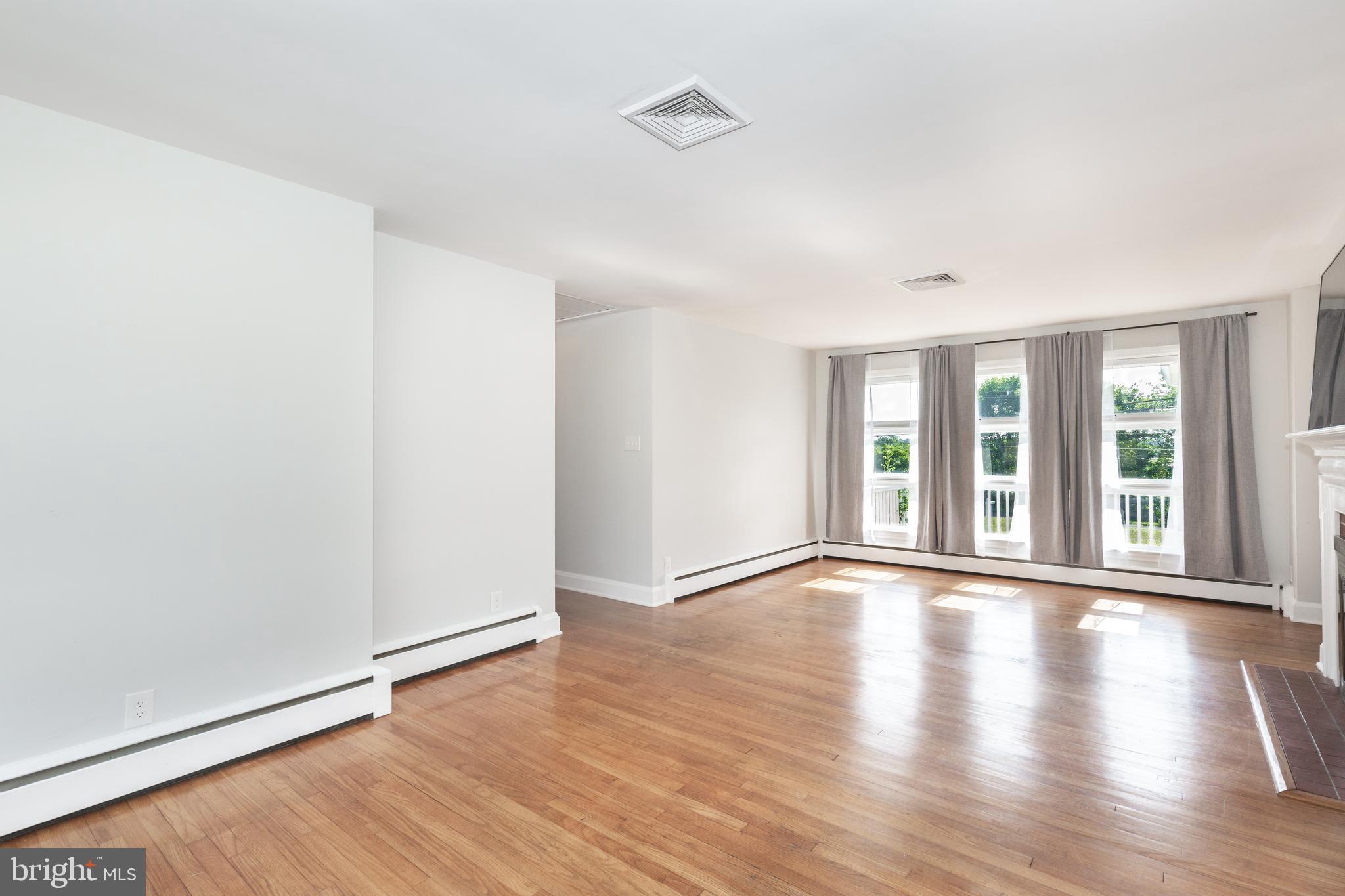 15022 Hanover Pike Upperco, MD 21155 - Photo 5 of 32