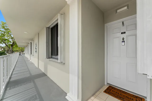 $195,999 | 2621 Village Boulevard, Unit 203, West Palm Beach, FL 33409