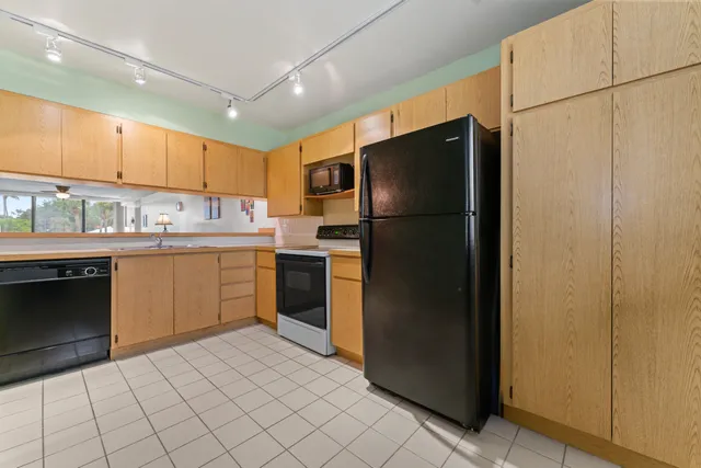 $195,999 | 2621 Village Boulevard, Unit 203, West Palm Beach, FL 33409