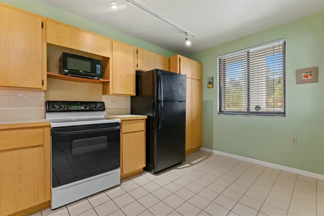$195,999 | 2621 Village Boulevard, Unit 203, West Palm Beach, FL 33409