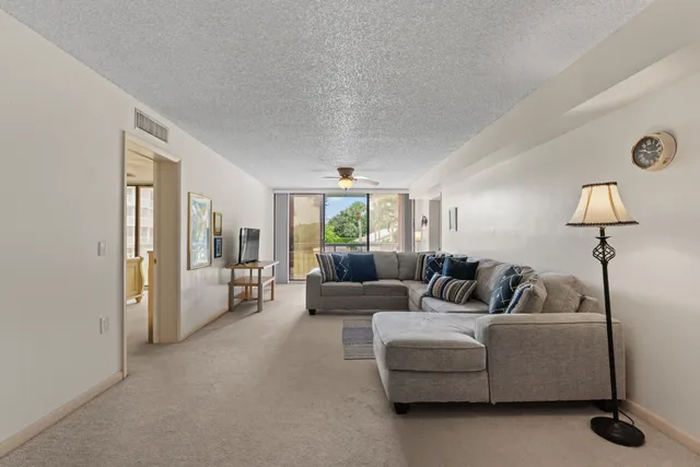 $195,999 | 2621 Village Boulevard, Unit 203, West Palm Beach, FL 33409