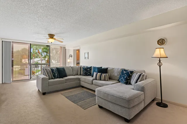 $195,999 | 2621 Village Boulevard, Unit 203, West Palm Beach, FL 33409