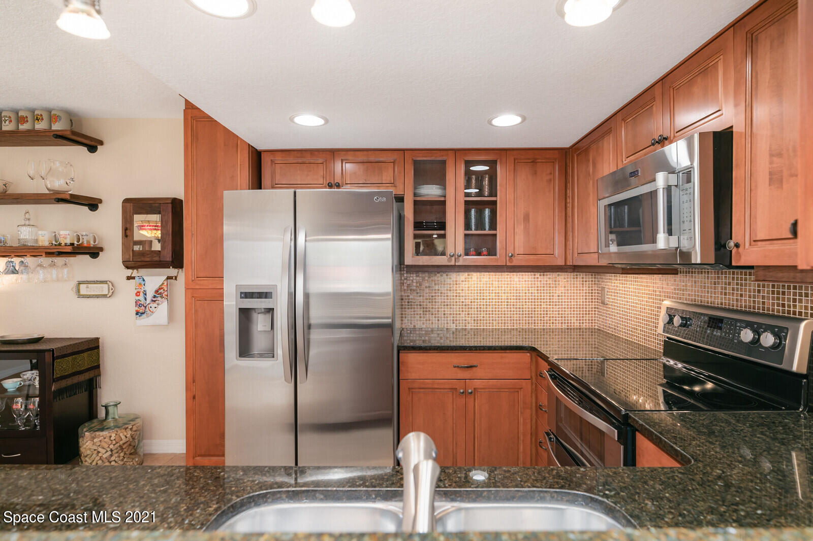 39 Piney Branch Way, Unit B Melbourne, FL 32904 - Photo 10 of 16 Kitchen