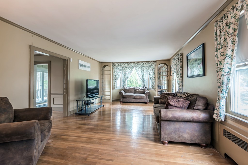 80 Dascomb Road Andover, MA 01810 - Photo 3 of 24 Gallery Image 3