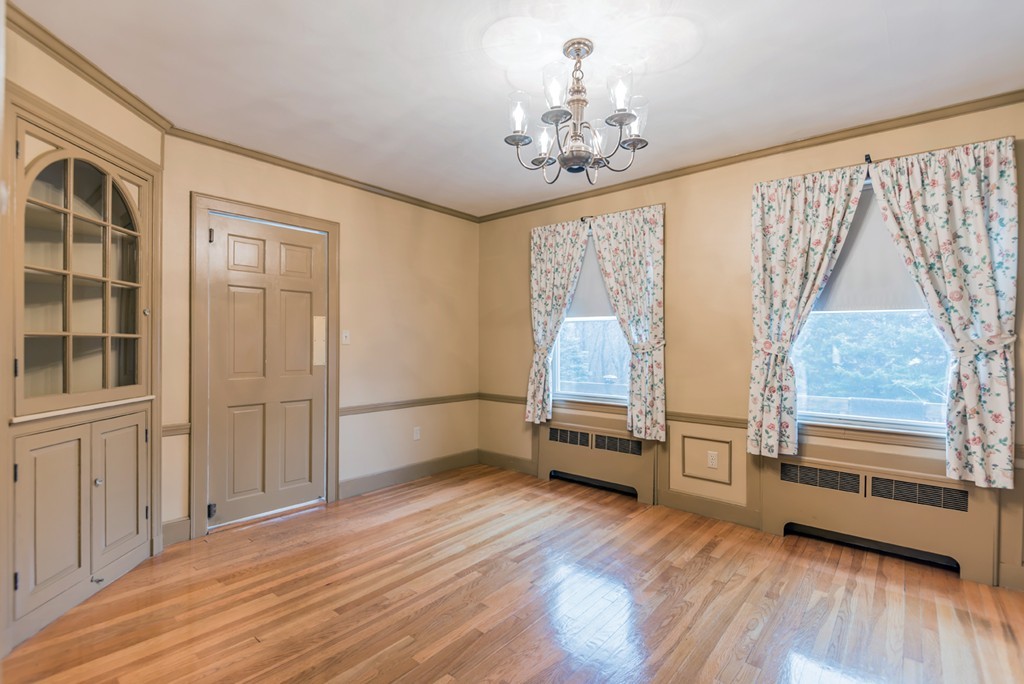 80 Dascomb Road Andover, MA 01810 - Photo 5 of 24 Gallery Image 5
