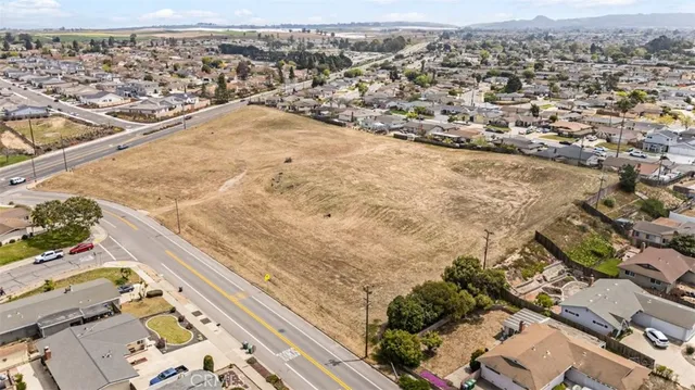 $1,500,000 | 400 East Waller Lane, Santa Maria, CA 93455