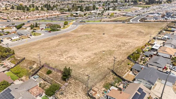 $1,500,000 | 400 East Waller Lane, Santa Maria, CA 93455