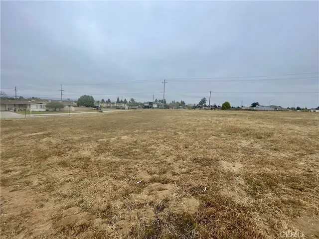 $1,500,000 | 400 East Waller Lane, Santa Maria, CA 93455