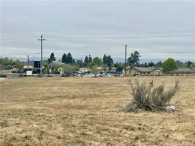 $1,500,000 | 400 East Waller Lane, Santa Maria, CA 93455