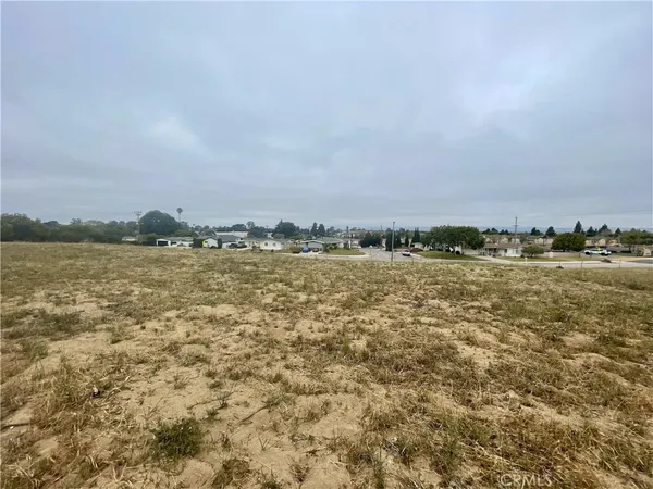 $1,500,000 | 400 East Waller Lane, Santa Maria, CA 93455