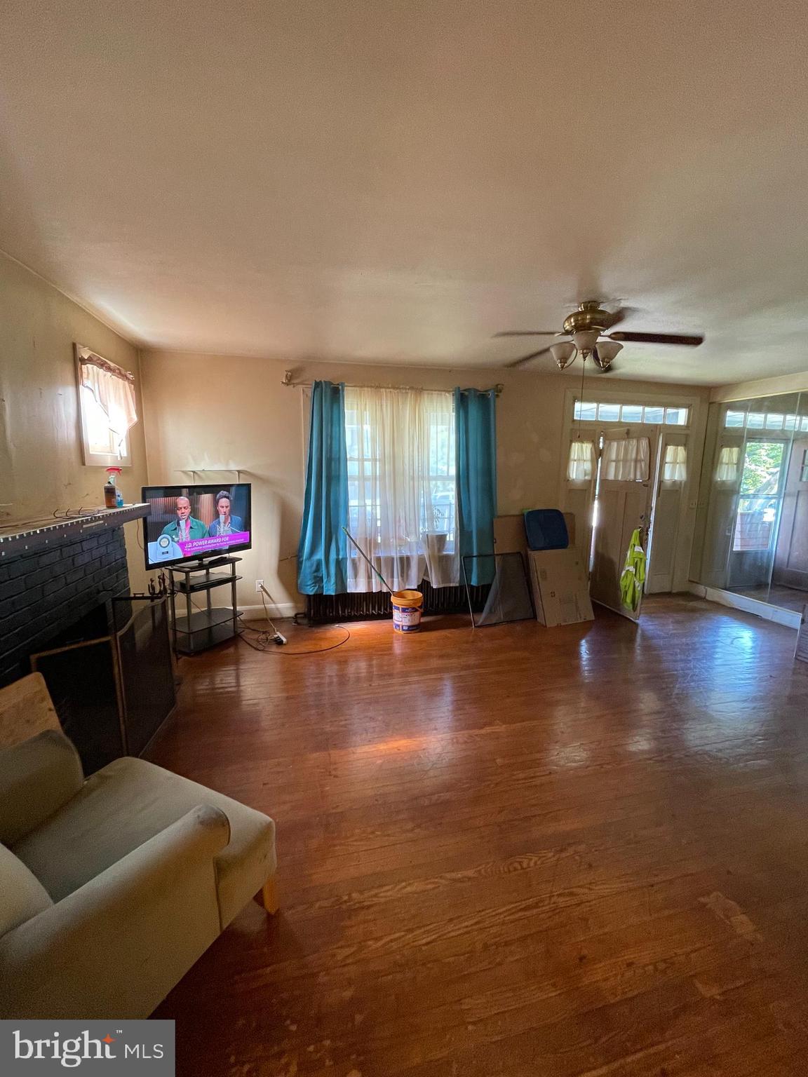 4217 Ridgewood Avenue Baltimore, MD 21215 - Photo 3 of 17 Gallery Image 3