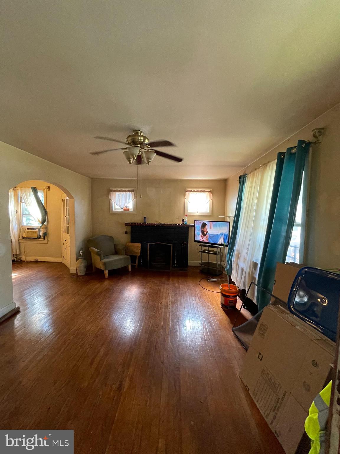 4217 Ridgewood Avenue Baltimore, MD 21215 - Photo 4 of 17 Gallery Image 4