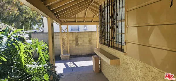 $599,999 | 10815 South Hoover Street, Los Angeles, CA 90044