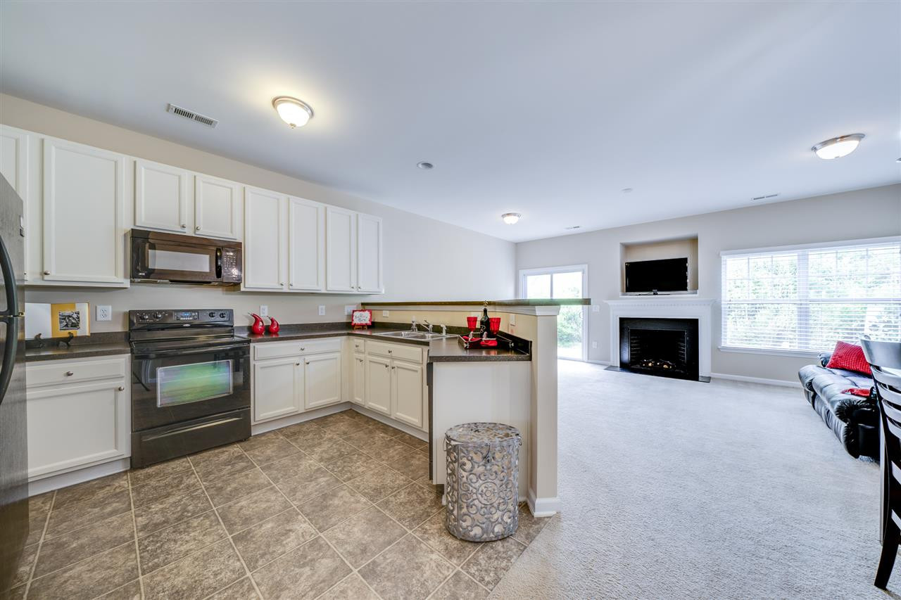 4907 Ravel Stone Court Raleigh, NC 27610 - Photo 4 of 24 Kitchen
