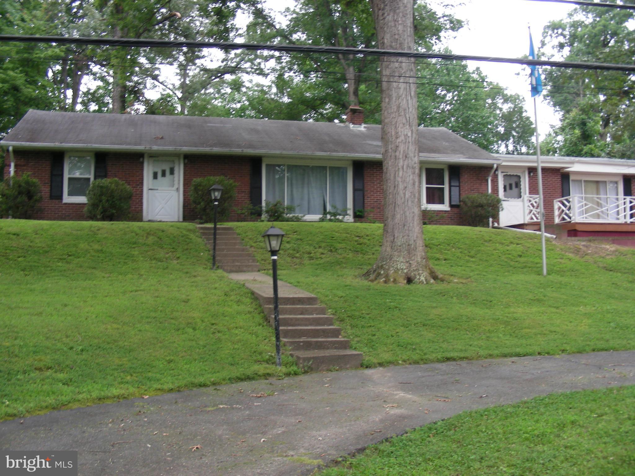 18320 Cabin Road Triangle, VA 22172 - Photo 3 of 23 Exterior (Front)