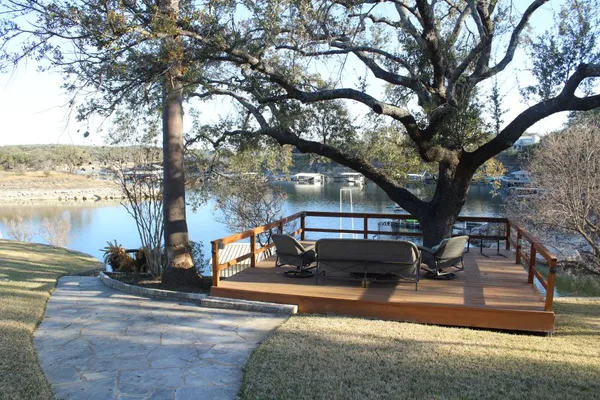 $1,355,000 | 23521 Flat Creek Drive, Marble Falls, TX 78654