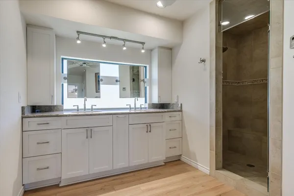 $1,355,000 | 23521 Flat Creek Drive, Marble Falls, TX 78654