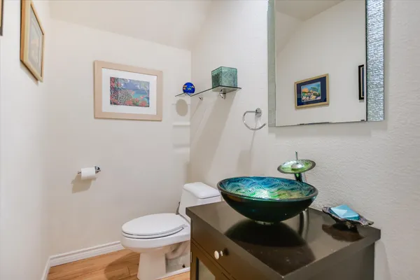 $1,355,000 | 23521 Flat Creek Drive, Marble Falls, TX 78654