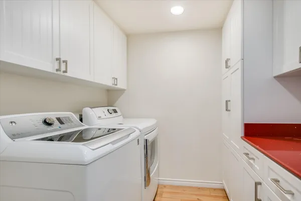 $1,355,000 | 23521 Flat Creek Drive, Marble Falls, TX 78654