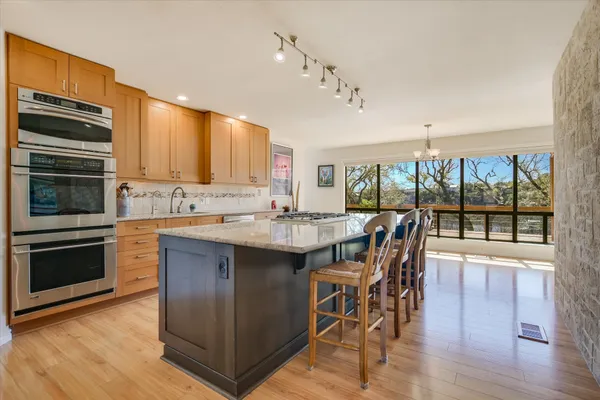 $1,355,000 | 23521 Flat Creek Drive, Marble Falls, TX 78654