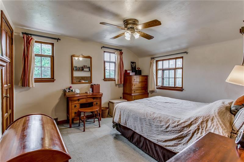 504 Friday Road Pittsburgh, PA 15209 - Photo 14 of 21 Gallery Image 14